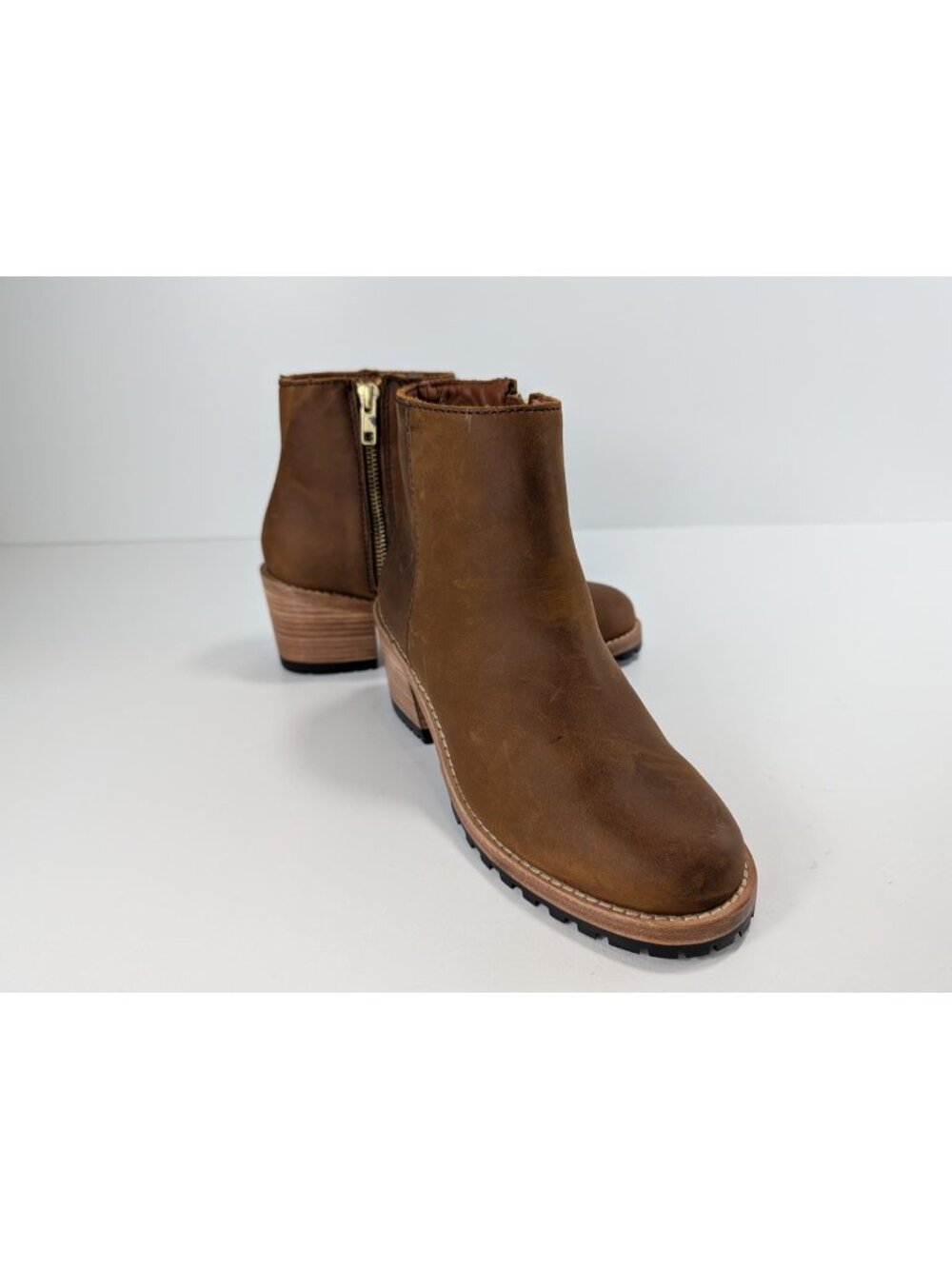 Patina Brown Leather Ankle Boots with Stacked Heel & Side Zipper Size 6